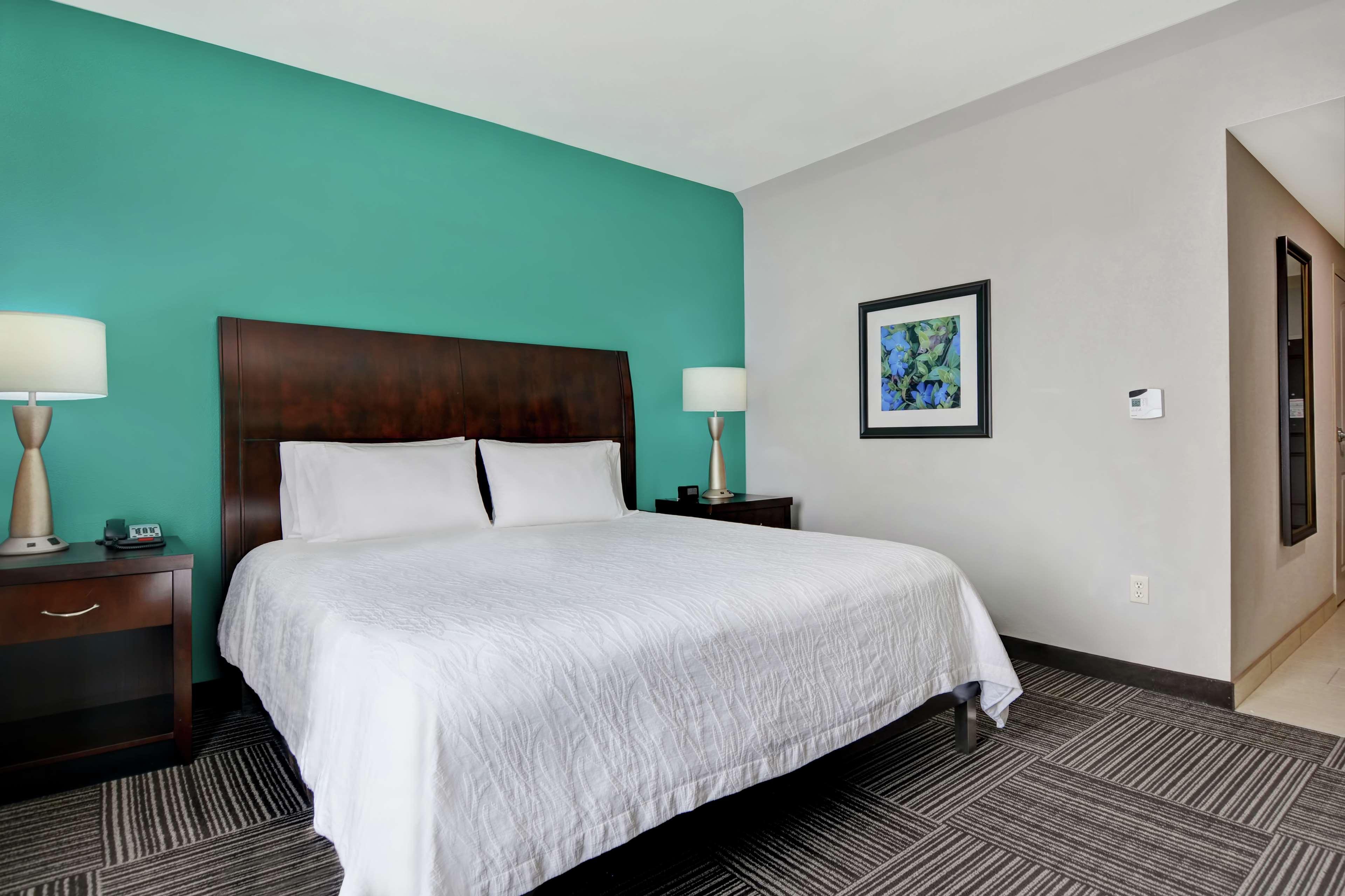Hilton Garden Inn And Fayetteville Convention Center Екстериор снимка