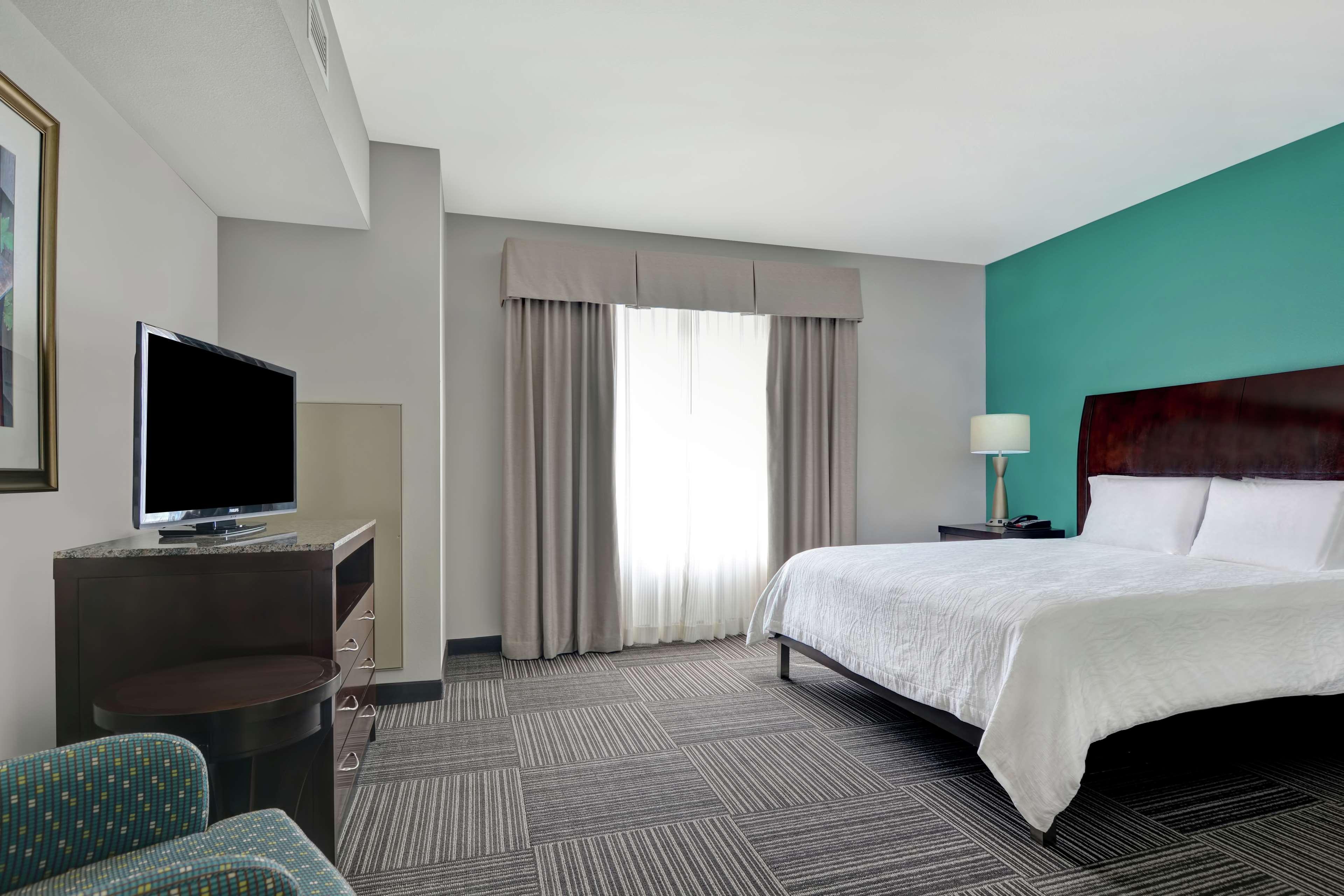 Hilton Garden Inn And Fayetteville Convention Center Екстериор снимка