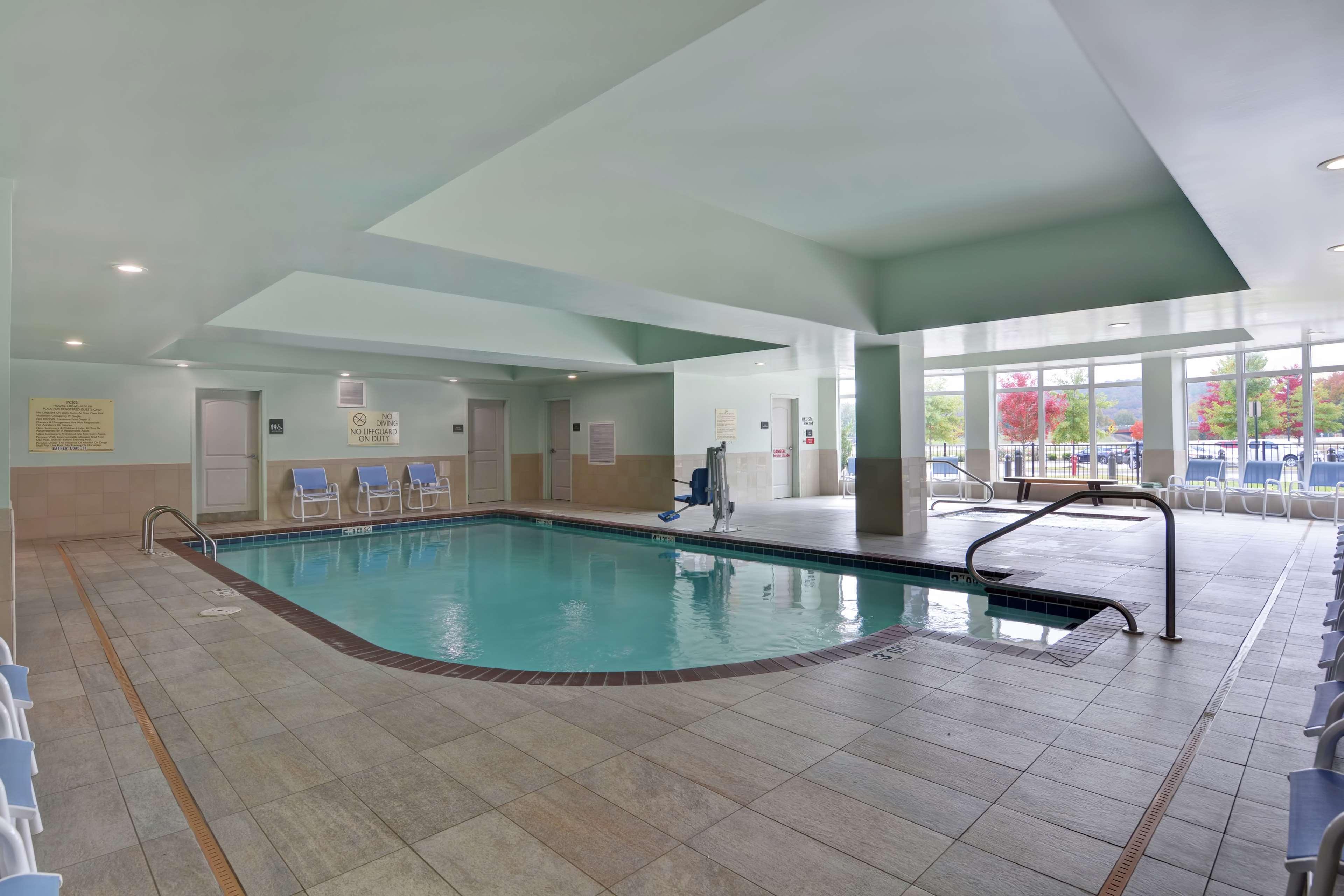Hilton Garden Inn And Fayetteville Convention Center Екстериор снимка
