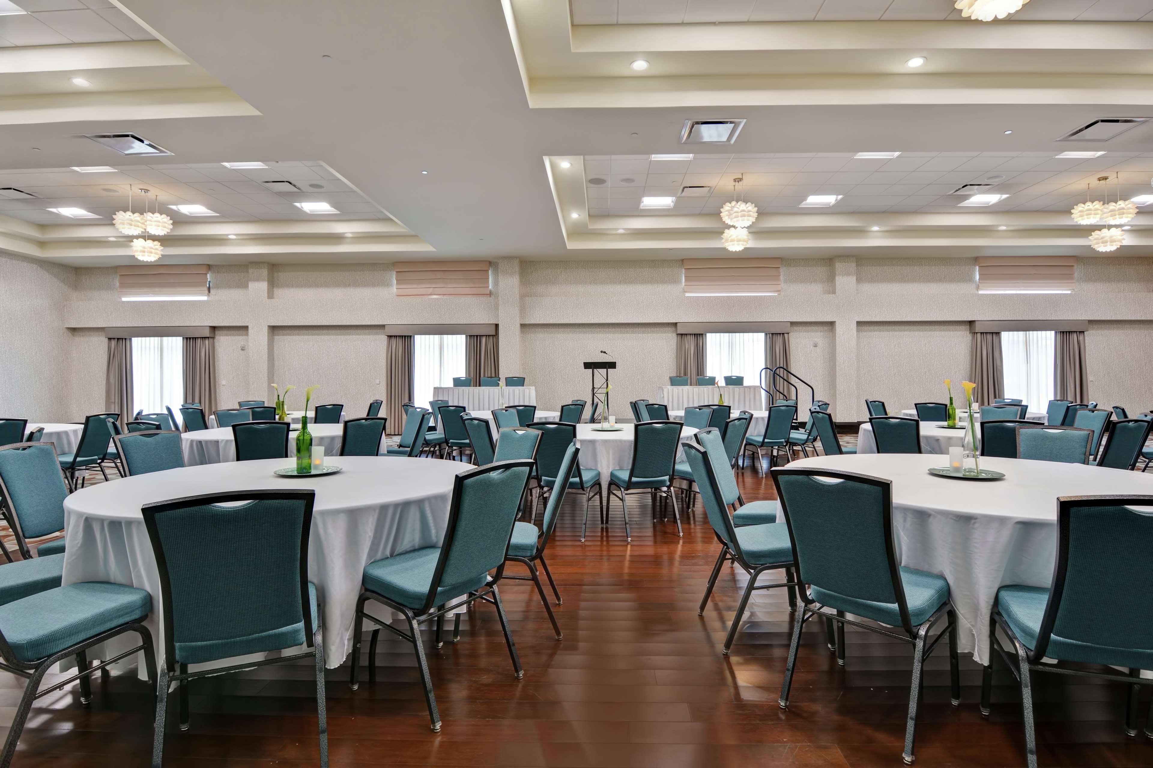 Hilton Garden Inn And Fayetteville Convention Center Екстериор снимка