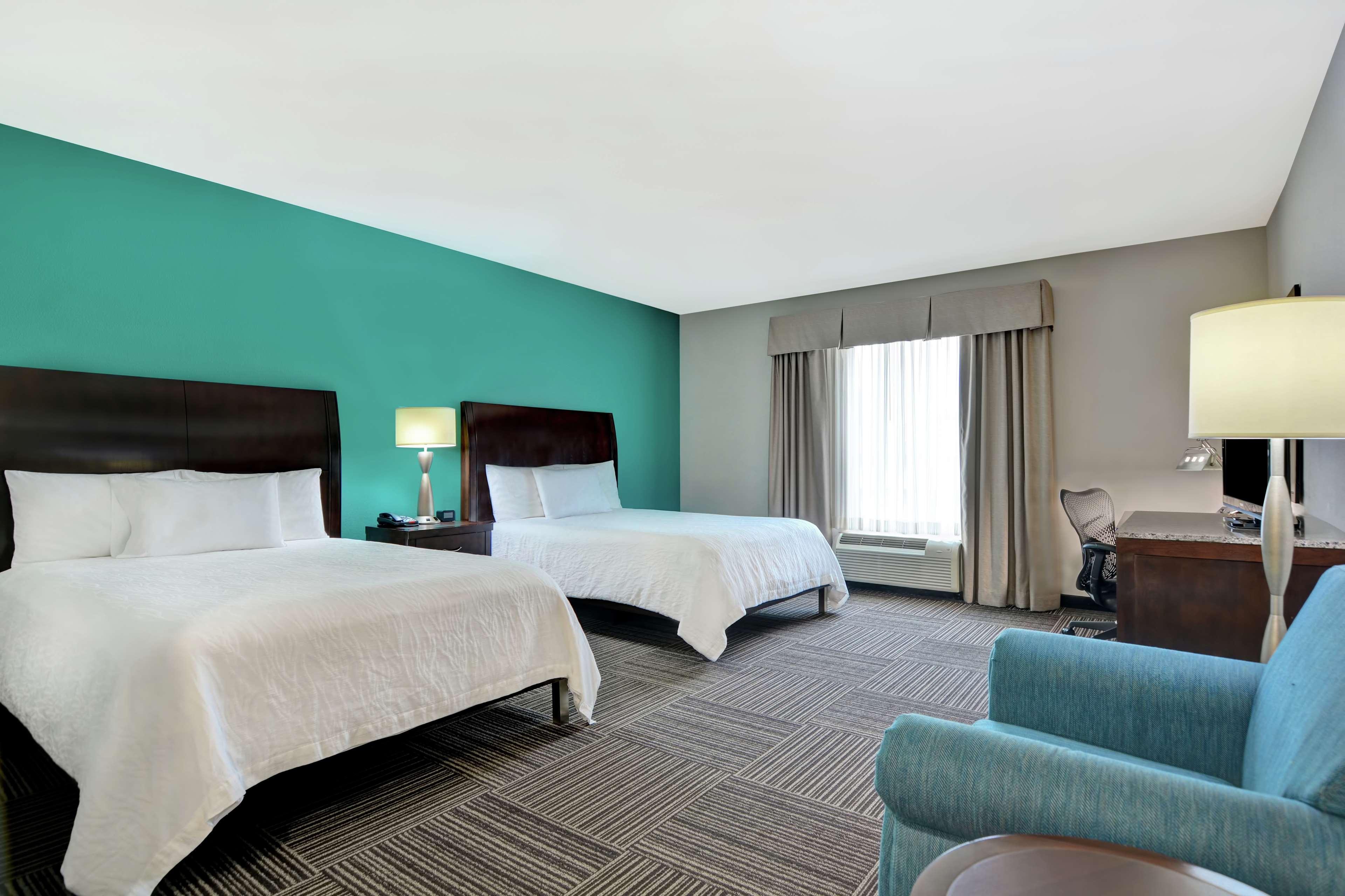 Hilton Garden Inn And Fayetteville Convention Center Екстериор снимка