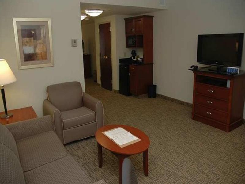 Hilton Garden Inn And Fayetteville Convention Center Екстериор снимка