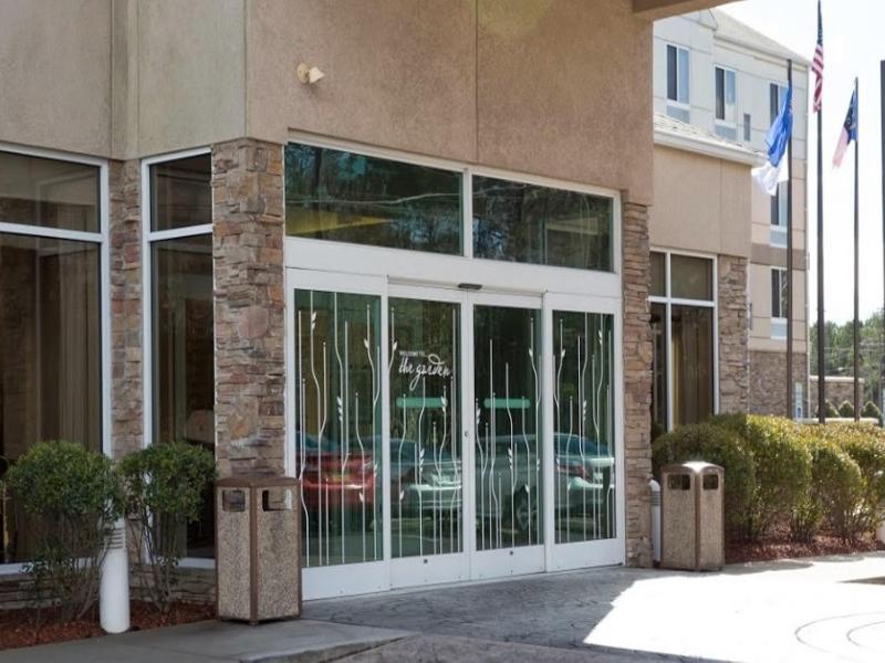 Hilton Garden Inn And Fayetteville Convention Center Екстериор снимка