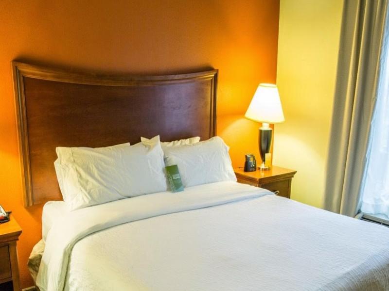 Hilton Garden Inn And Fayetteville Convention Center Екстериор снимка