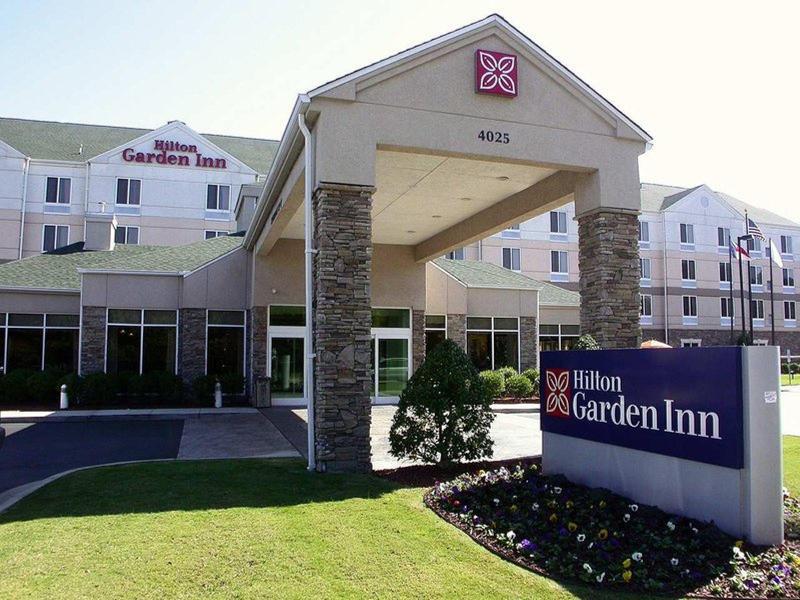 Hilton Garden Inn And Fayetteville Convention Center Екстериор снимка