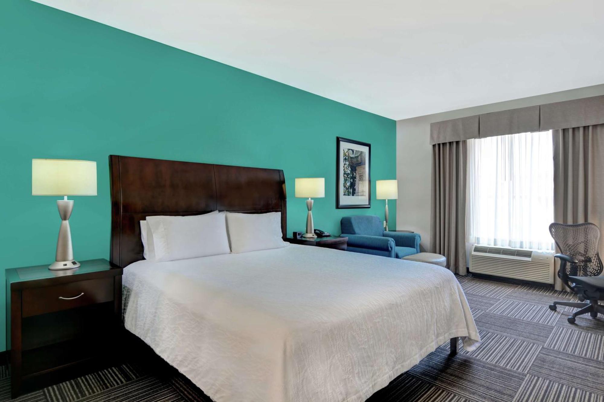 Hilton Garden Inn And Fayetteville Convention Center Екстериор снимка