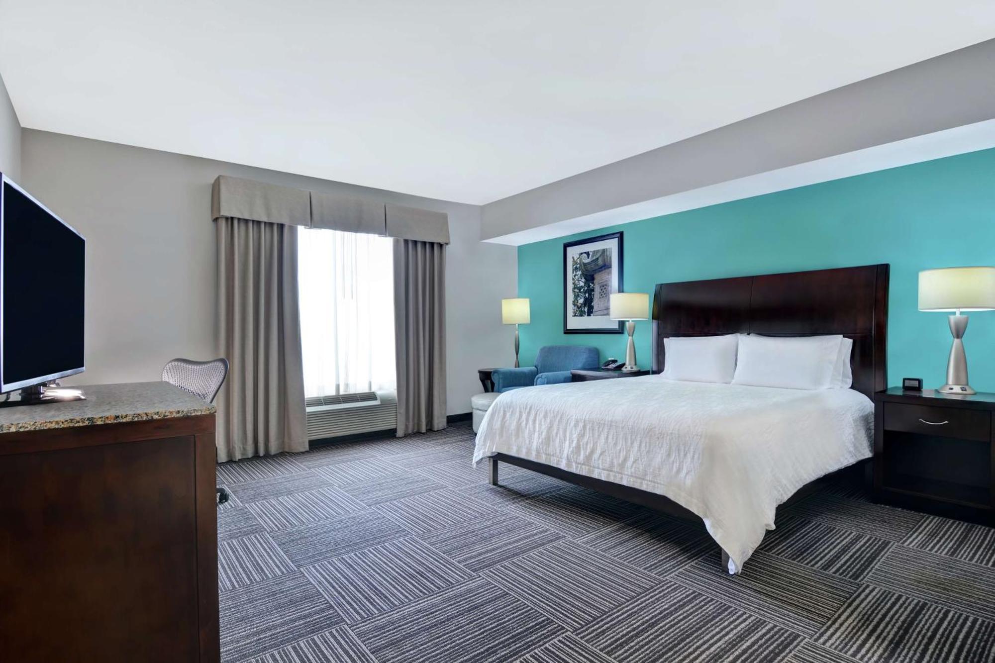 Hilton Garden Inn And Fayetteville Convention Center Екстериор снимка