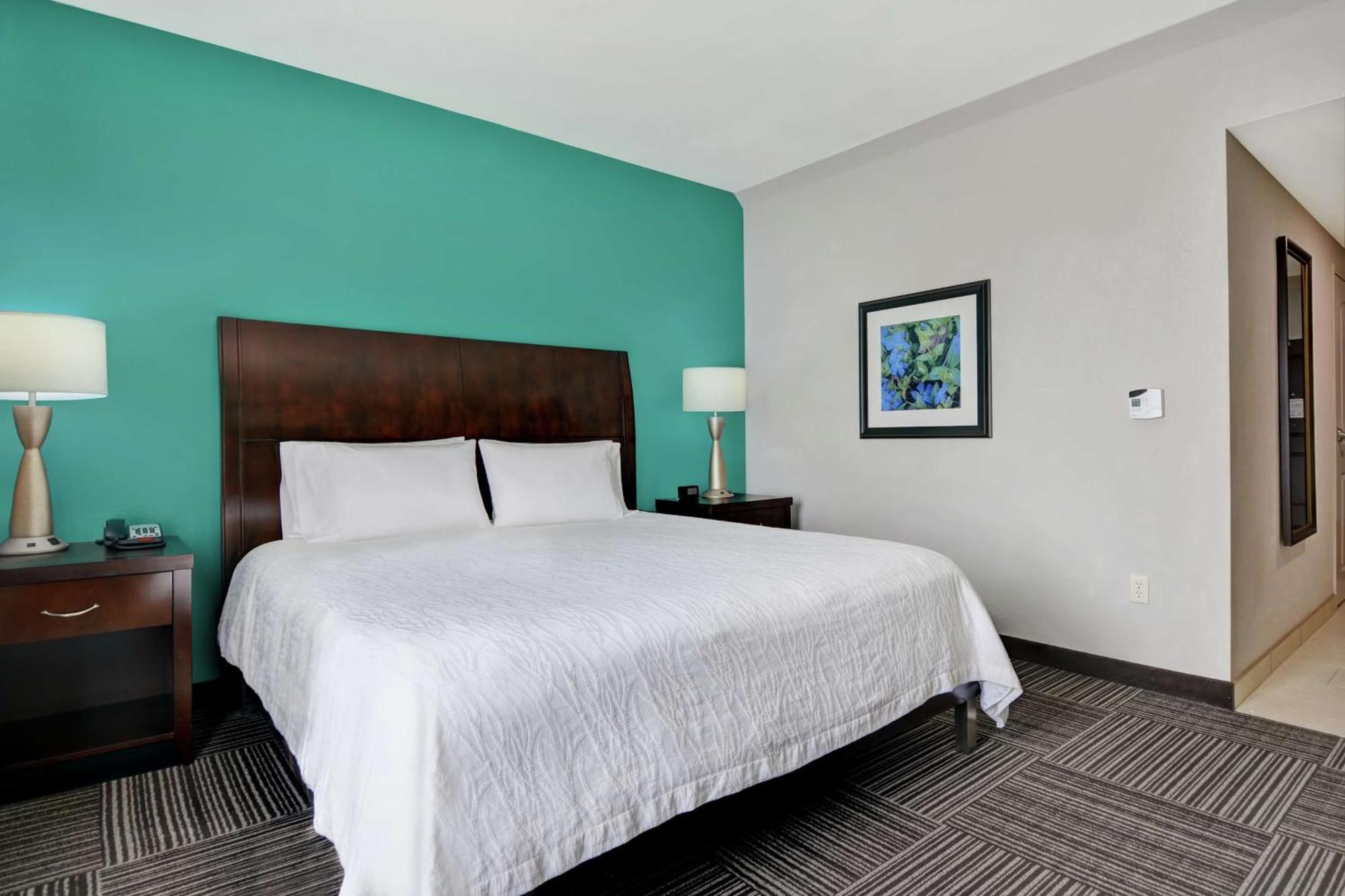 Hilton Garden Inn And Fayetteville Convention Center Екстериор снимка